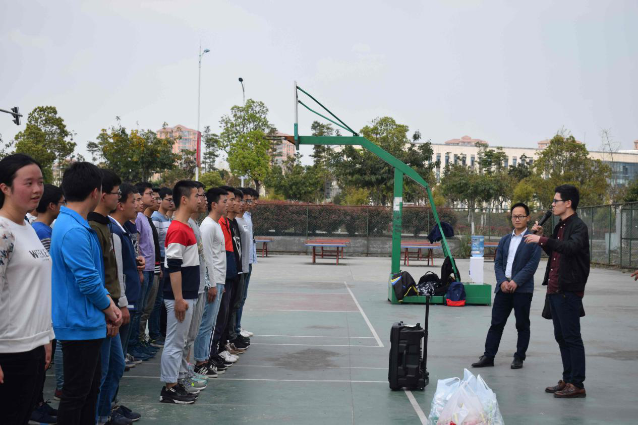 学院慰问方阵和啦啦操 学院慰问方阵和啦啦操