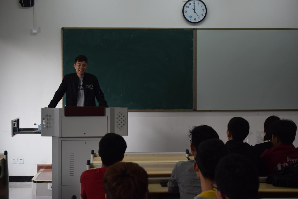 主席团陆正伟发言 主席团陆正伟发言